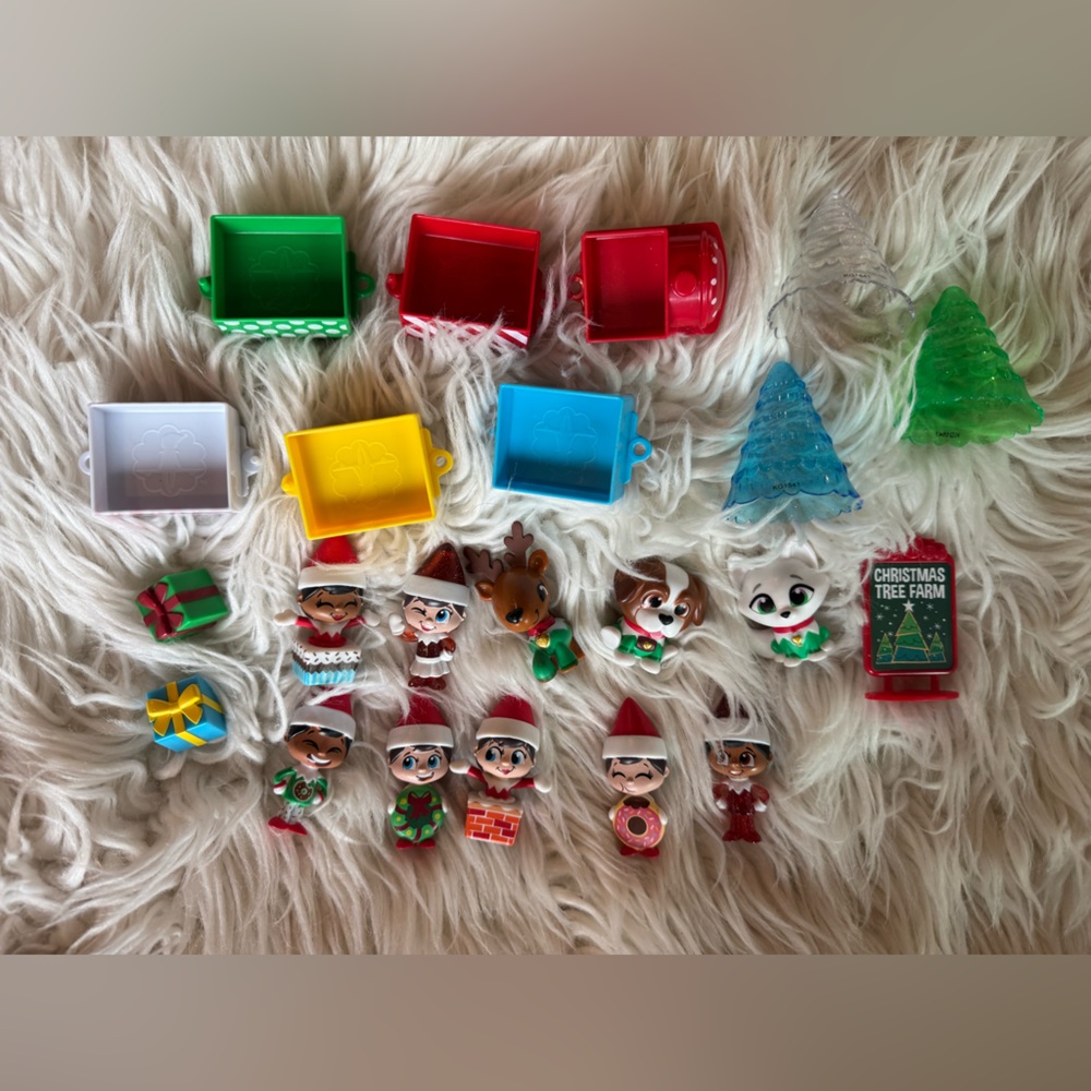 Holiday-Themed Kids Action Figures Playset